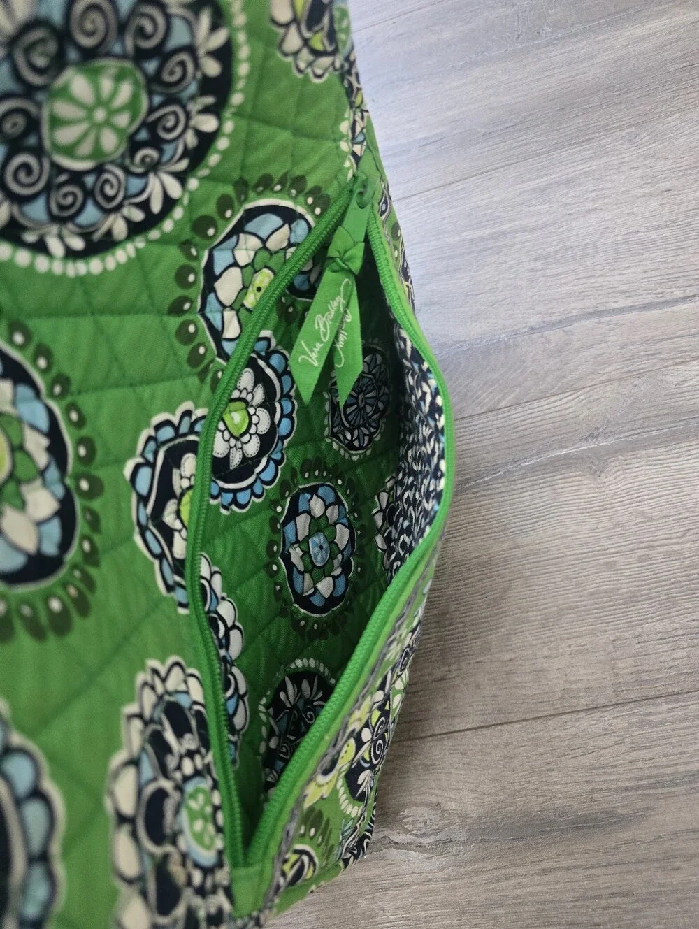 Vera Bradley Quilted Mailbag Crossbody Cupcake Green Floral Paisley Pattern